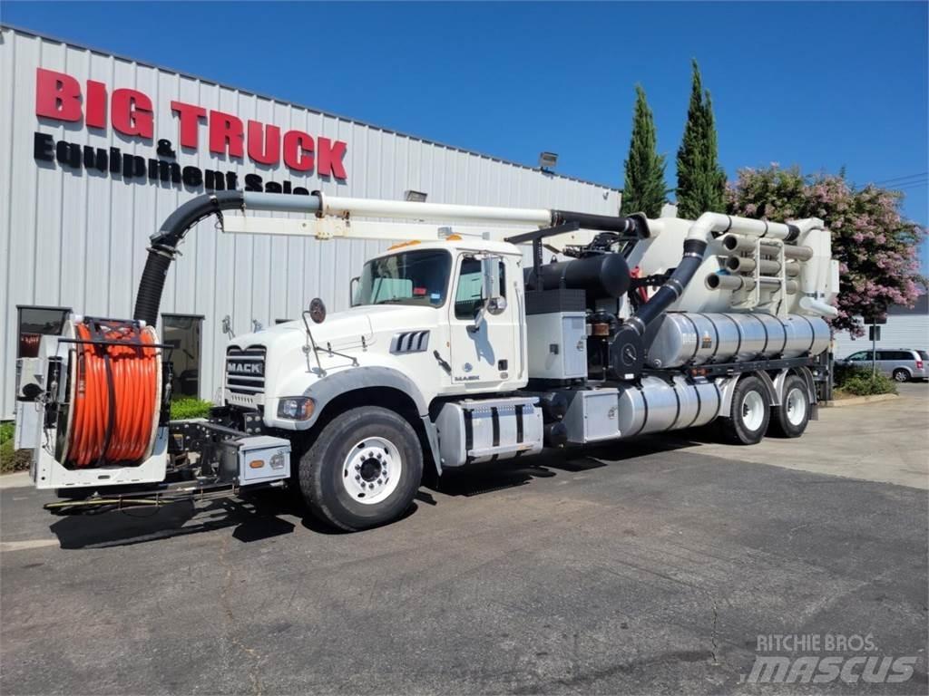 Mack GRANITE GU713 Tankerli kamyonlar