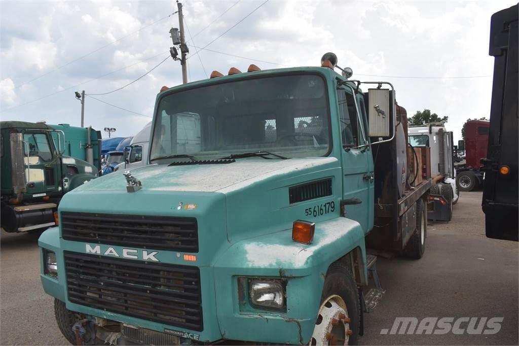 Mack MIDLINER CS200 Tankerli kamyonlar