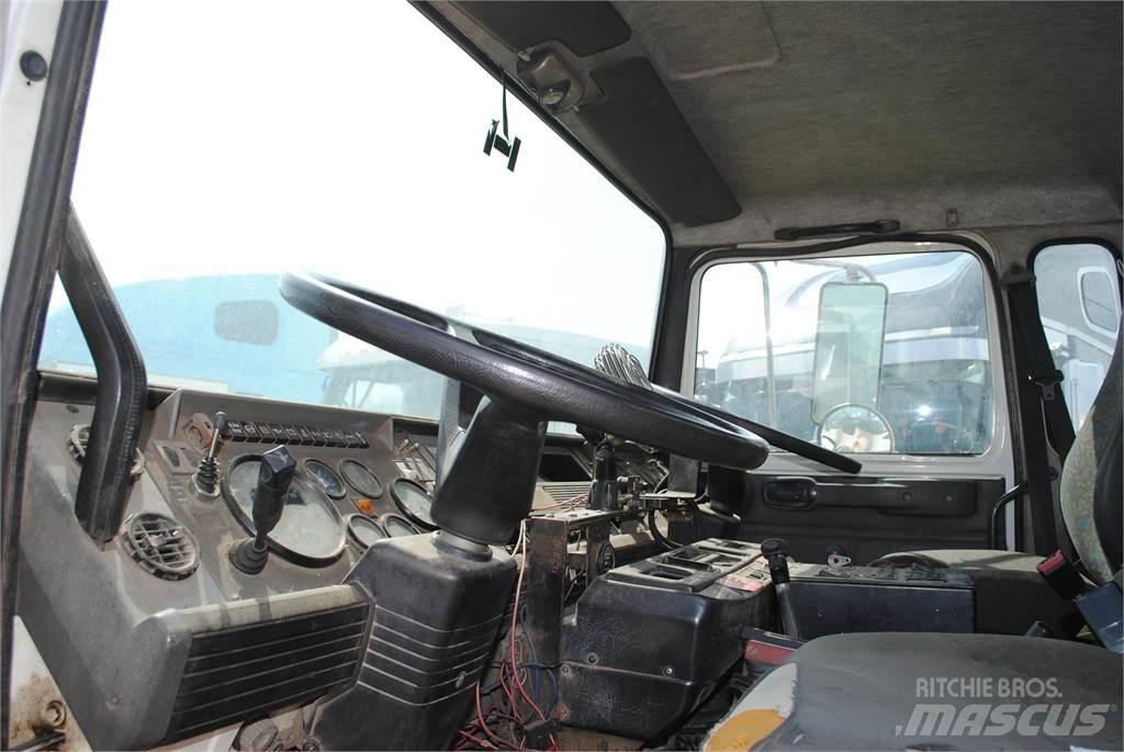 Mack MIDLINER MS250 Süpürme kamyonları