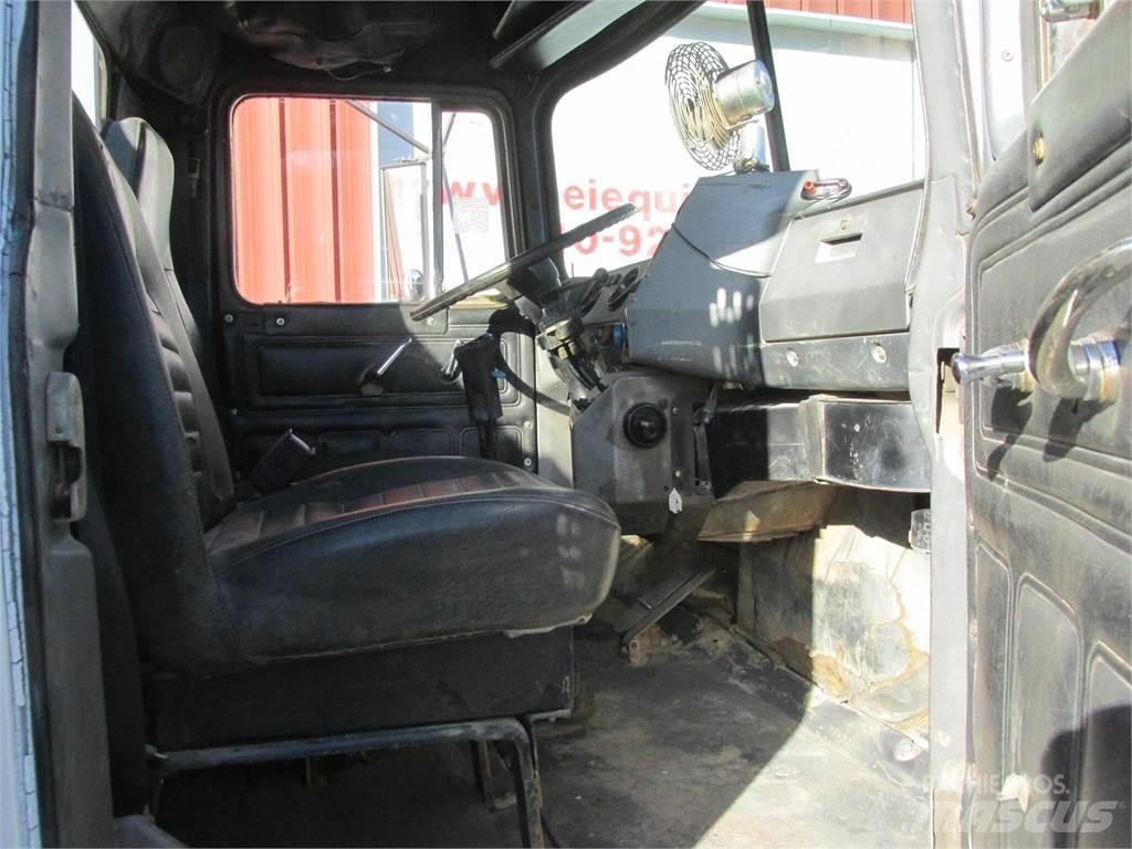Mack R685S Tankerli kamyonlar