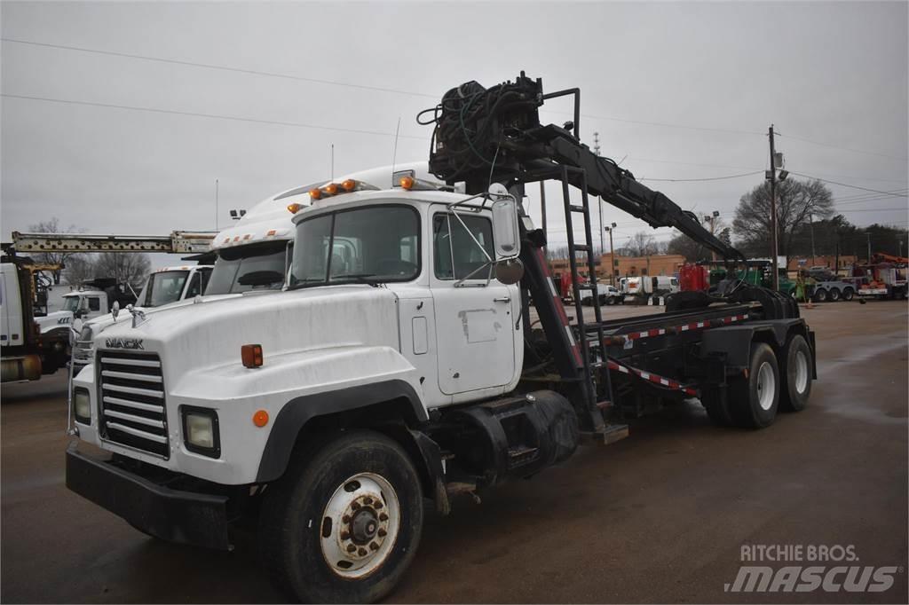 Mack RD688S Araç üzeri vinçler