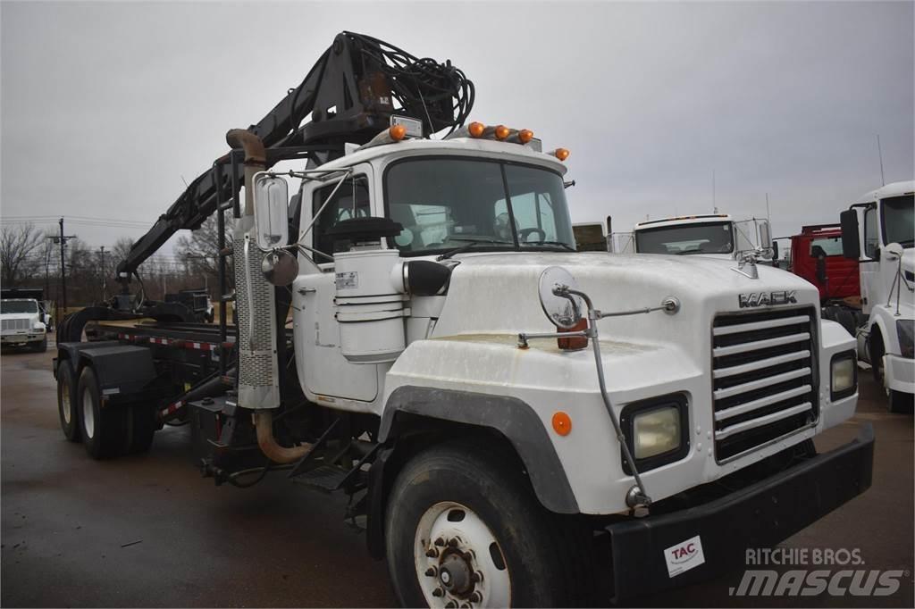 Mack RD688S Araç üzeri vinçler