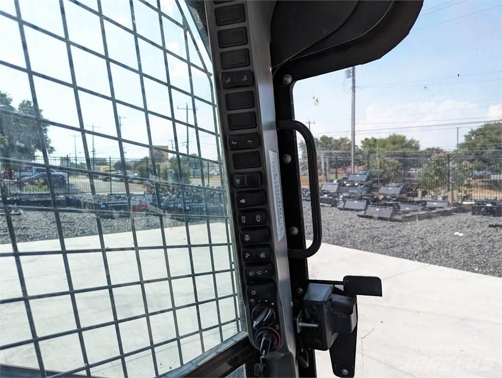 New Holland C362 Skid steer loderler