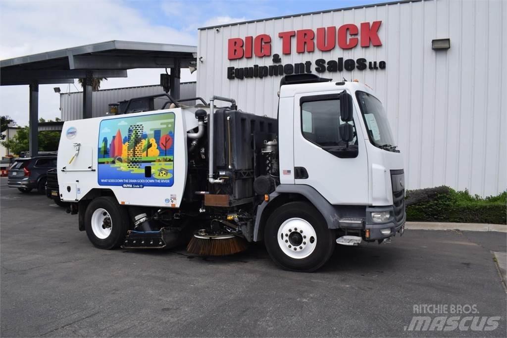 Peterbilt 220 Süpürme kamyonları