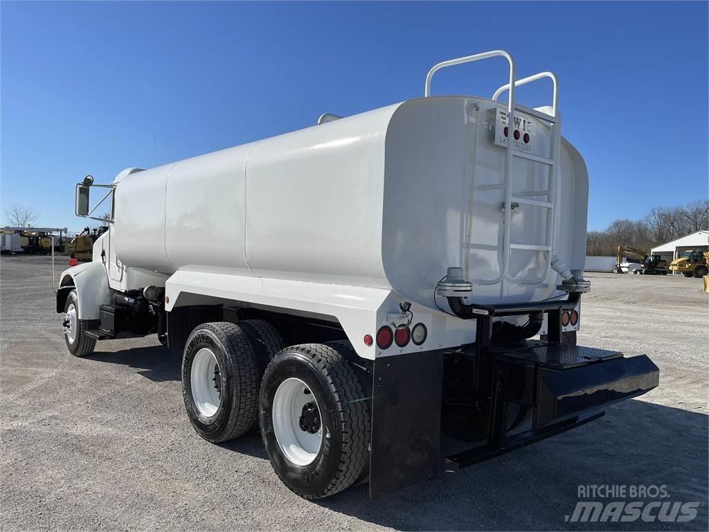Peterbilt 330 Su tankerleri
