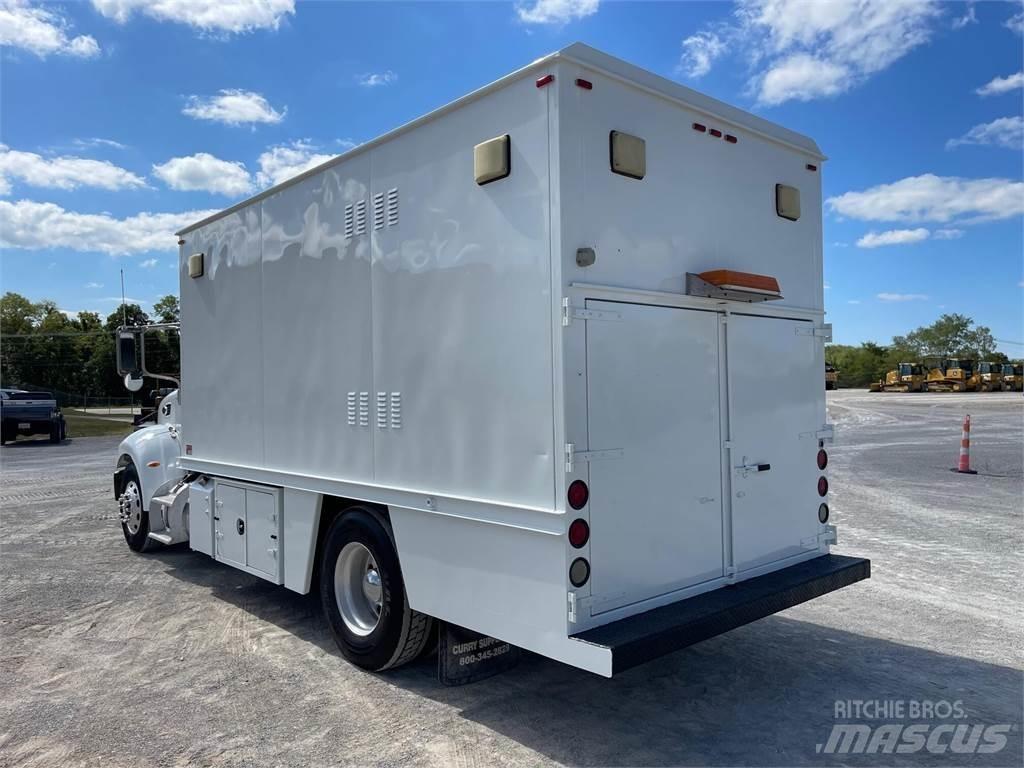 Peterbilt 335 Diger