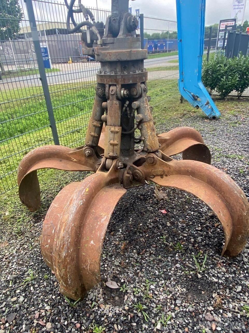 Sennebogen 818EM Atık taşıma araçları
