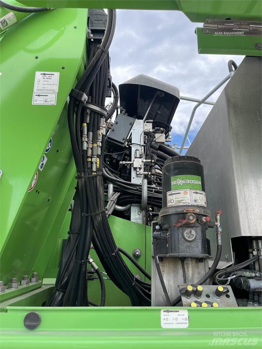 Sennebogen 830E Atık taşıma araçları
