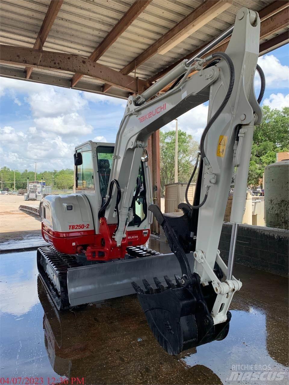 Takeuchi TB250-2 Mini ekskavatörler, 7 tona dek