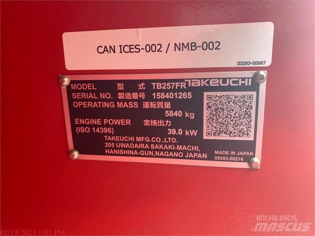 Takeuchi TB257FR Paletli ekskavatörler