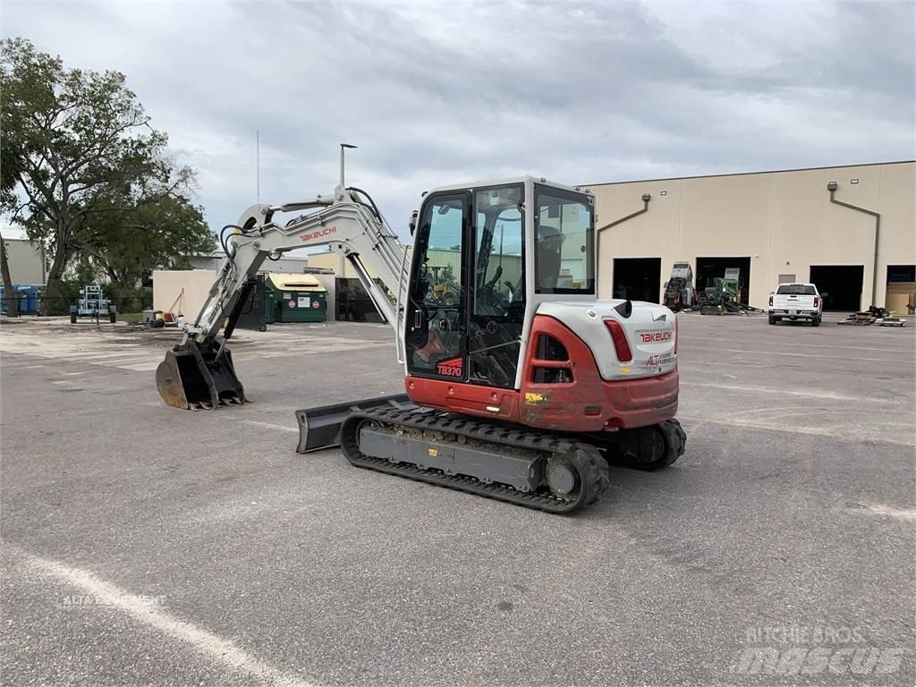 Takeuchi TB370 Paletli ekskavatörler