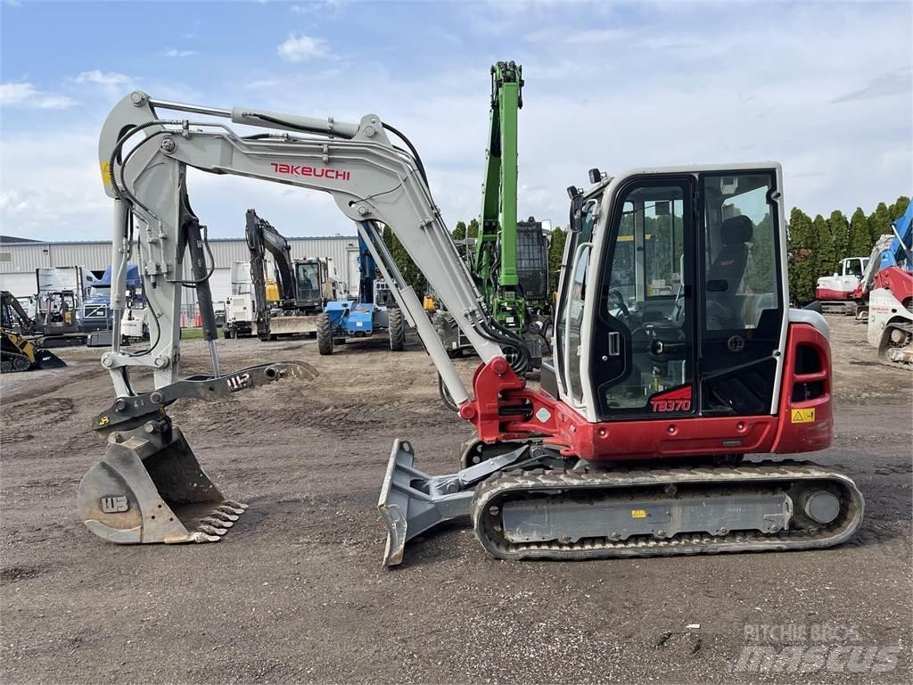 Takeuchi TB370 Paletli ekskavatörler