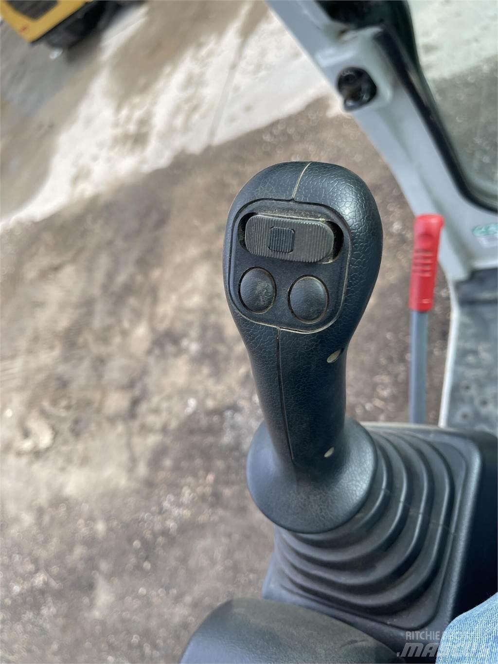 Takeuchi TB370 Paletli ekskavatörler
