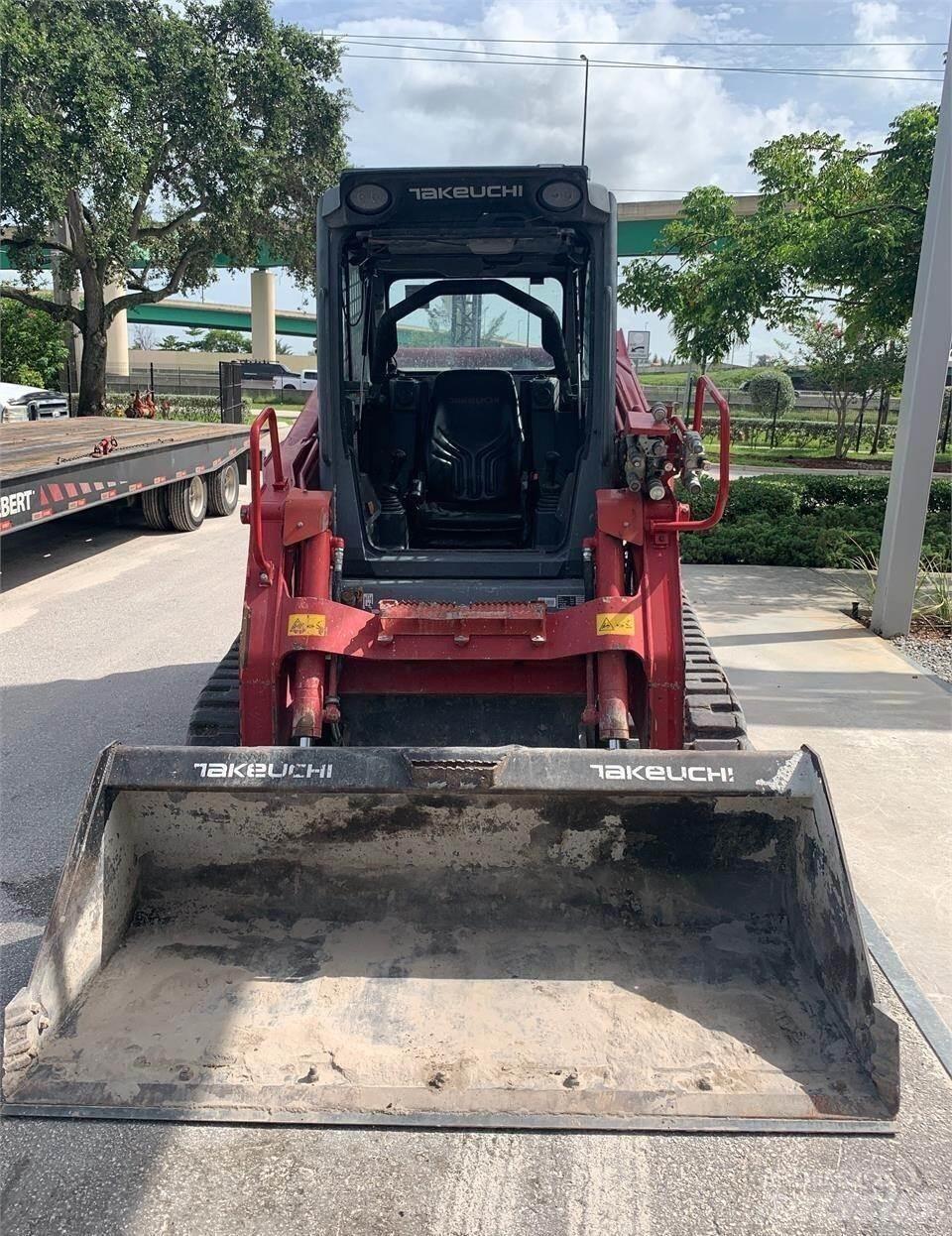 Takeuchi TL12V2 Skid steer loderler
