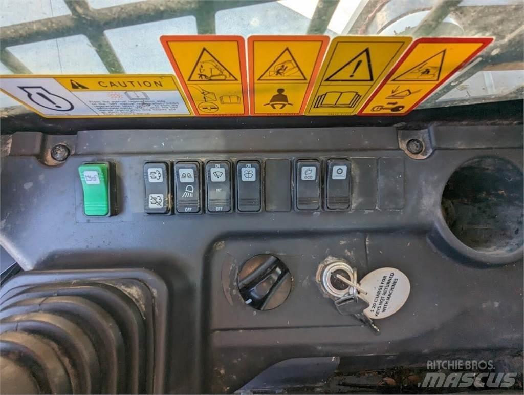 Takeuchi TL12V2 Skid steer loderler