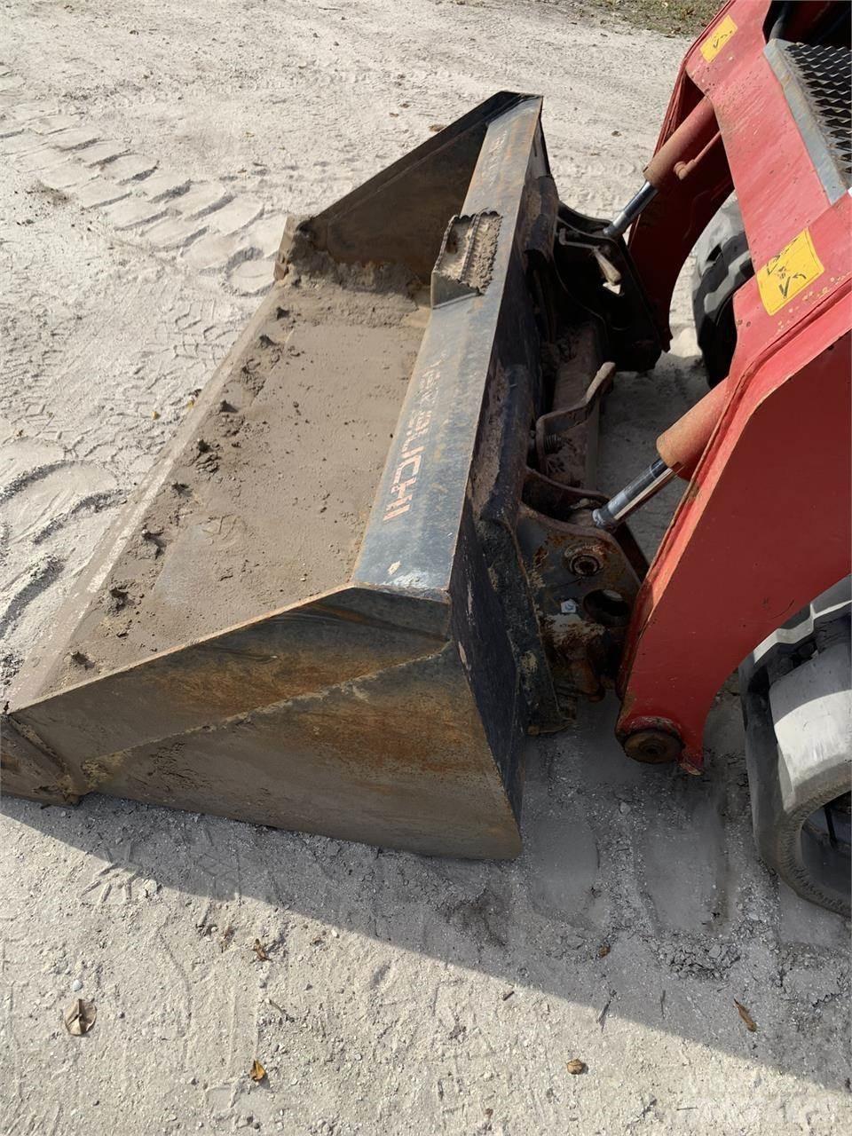 Takeuchi TL8 Skid steer loderler