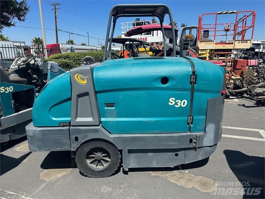 Tennant S30 Cadde süpürücüler