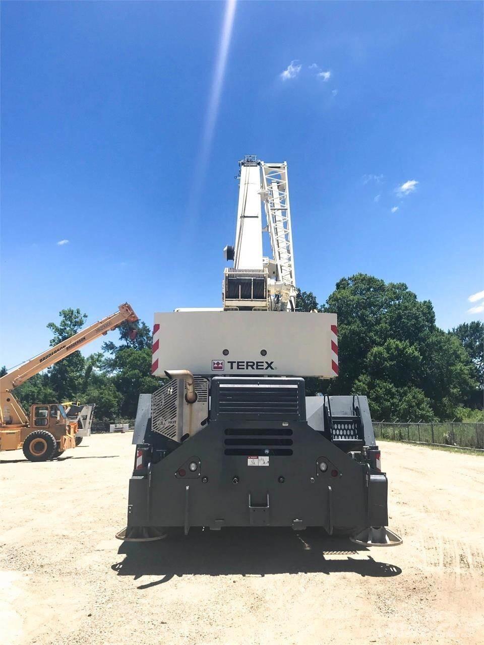 Terex RT670 Arazi Tipi Vinçler (RT)