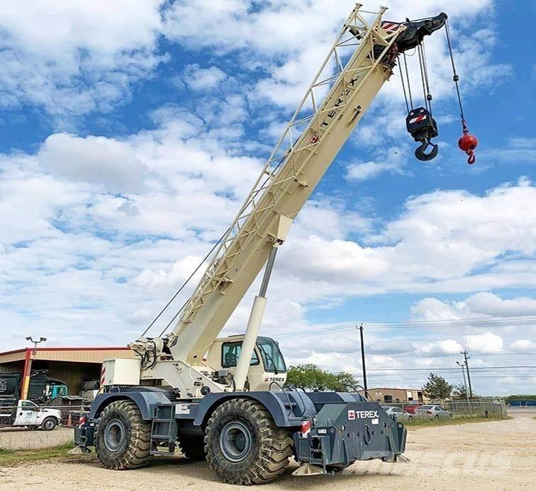 Terex RT670-1 Arazi Tipi Vinçler (RT)