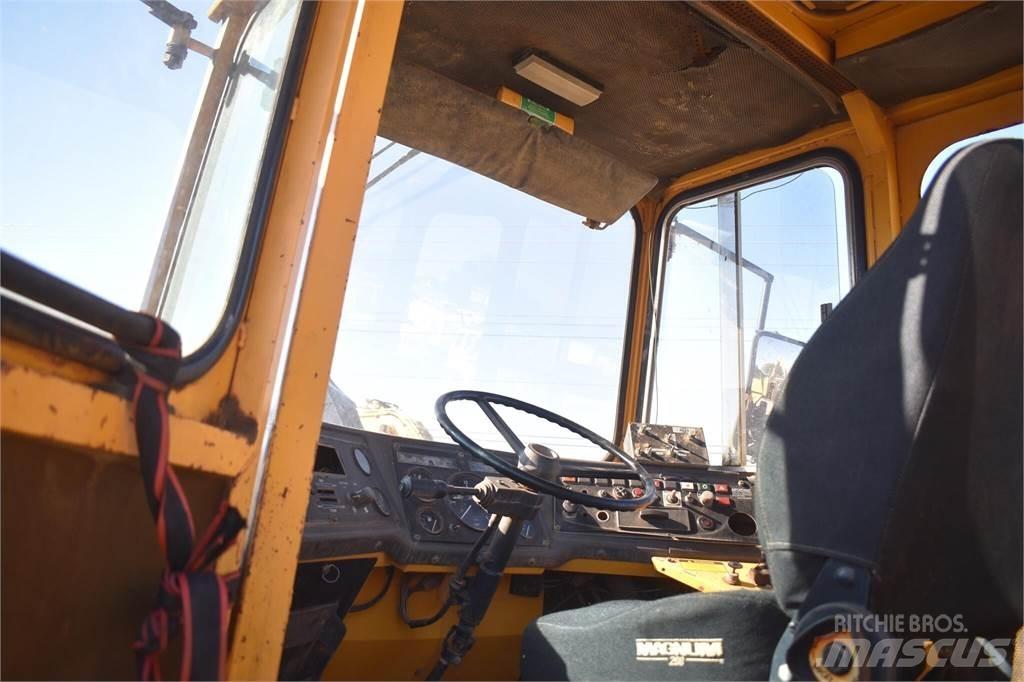 Volvo A25 Belden kirma kaya kamyonu