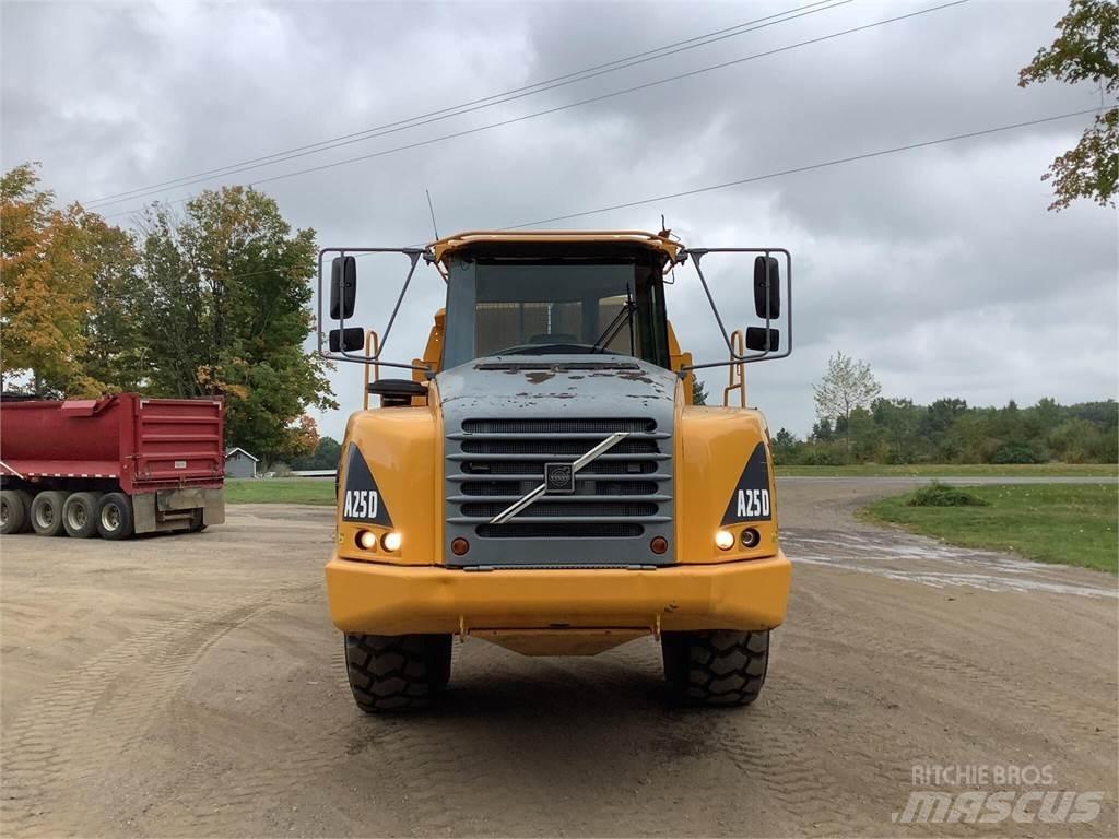 Volvo A25D Belden kirma kaya kamyonu