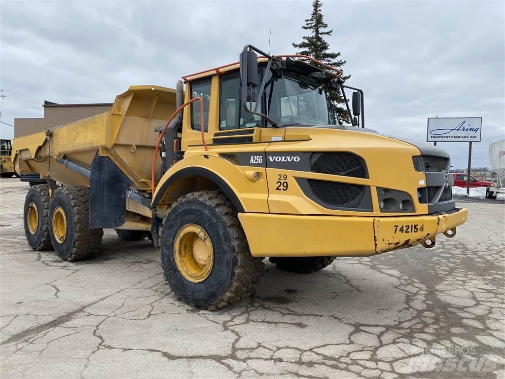 Volvo A25G Belden kirma kaya kamyonu