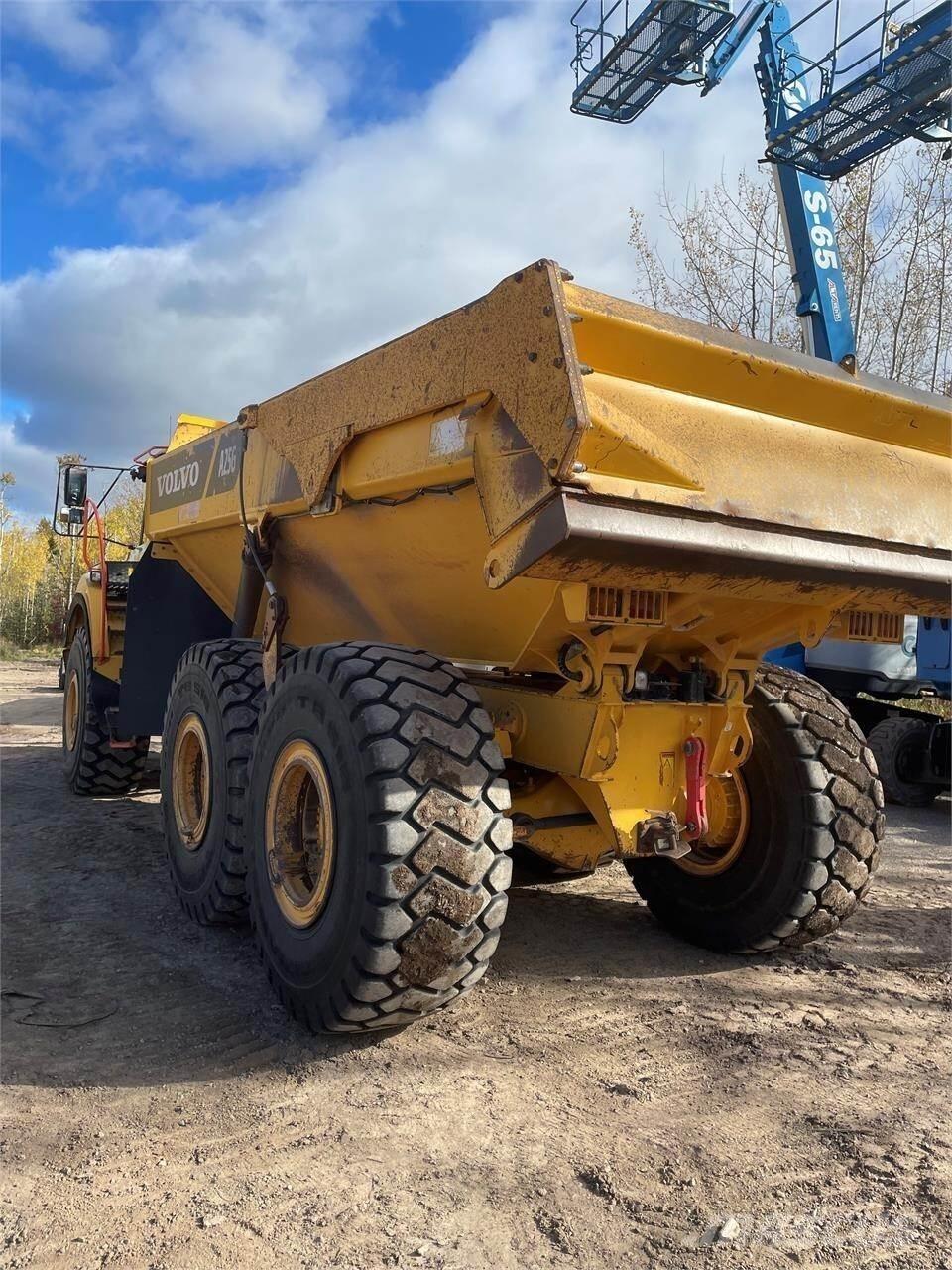 Volvo A25G Belden kirma kaya kamyonu
