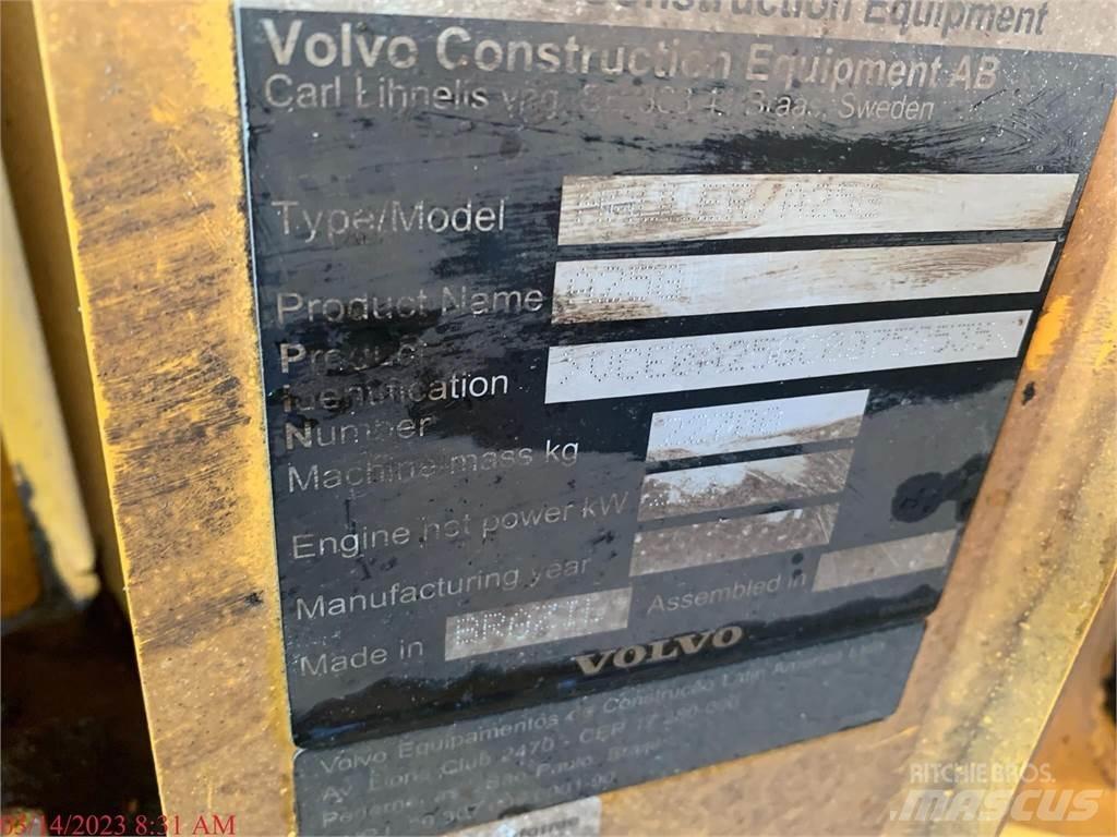 Volvo A25G Belden kirma kaya kamyonu