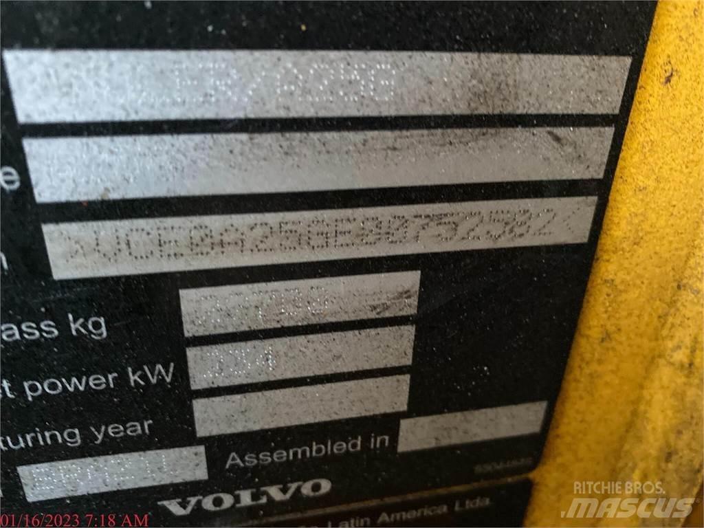 Volvo A25G Belden kirma kaya kamyonu