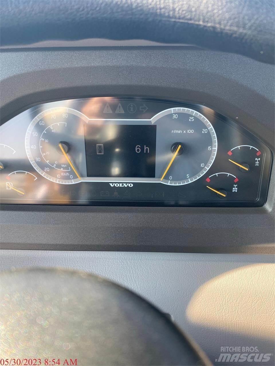 Volvo A25G Belden kirma kaya kamyonu