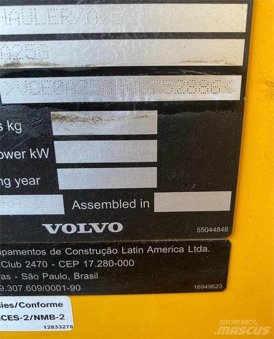 Volvo A25G Belden kirma kaya kamyonu