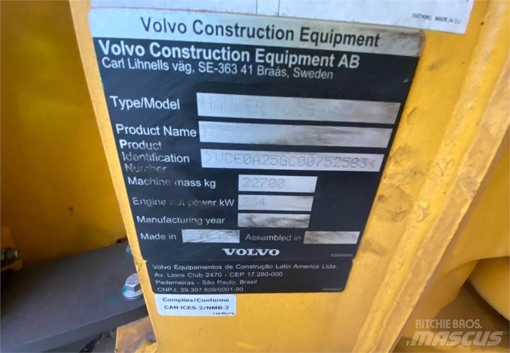 Volvo A25G Belden kirma kaya kamyonu