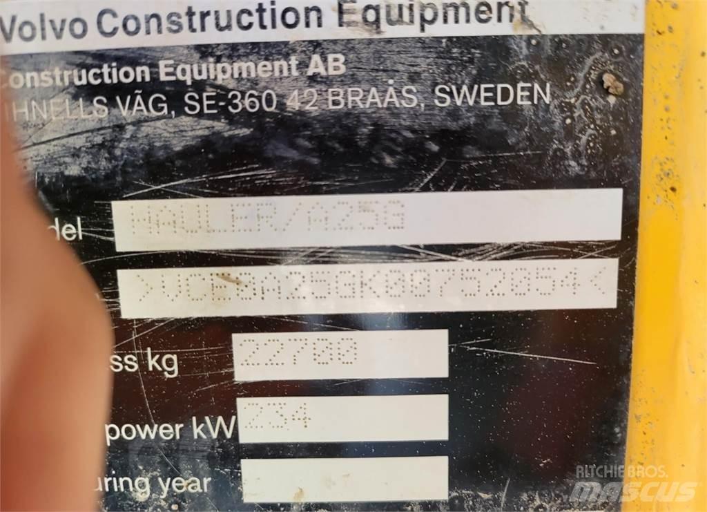 Volvo A25G Belden kirma kaya kamyonu