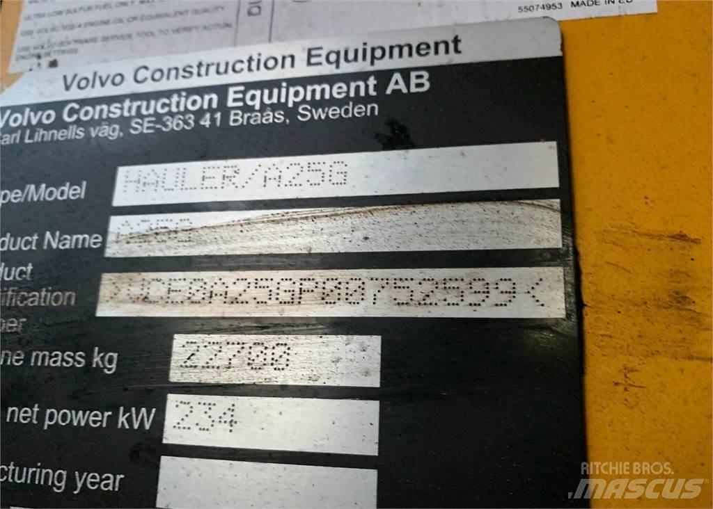 Volvo A25G Belden kirma kaya kamyonu