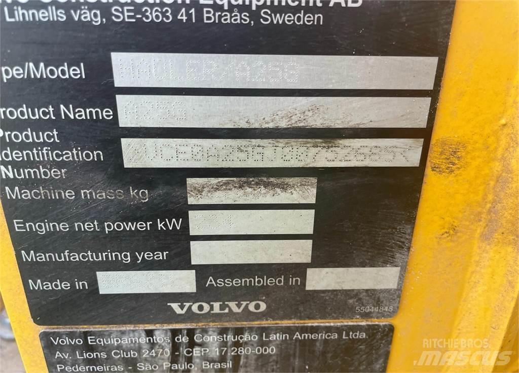 Volvo A25G Belden kirma kaya kamyonu