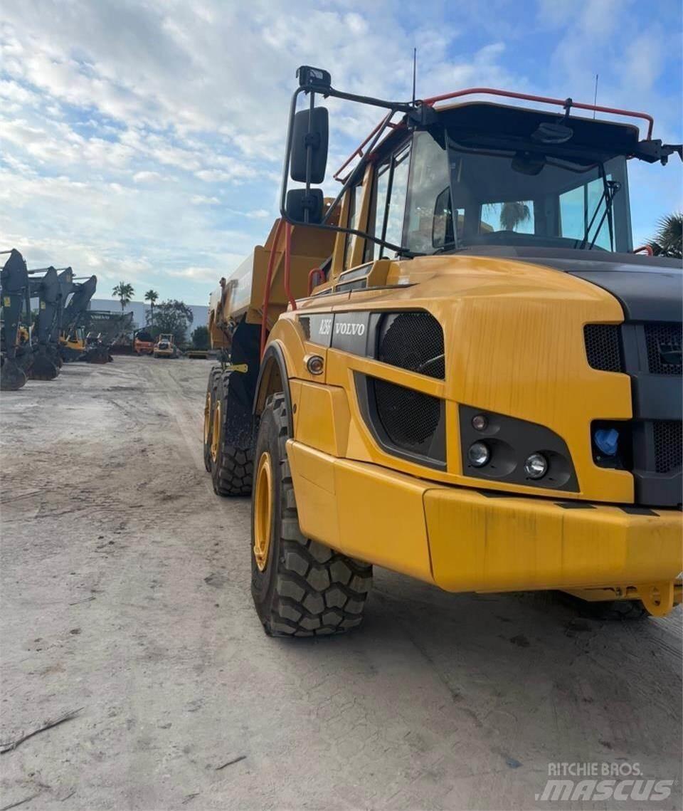 Volvo A25G Belden kirma kaya kamyonu