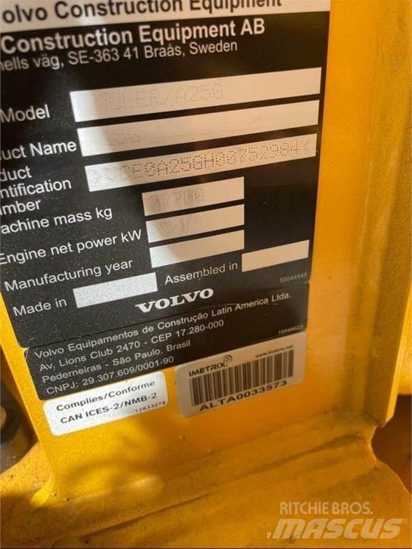 Volvo A25G Belden kirma kaya kamyonu