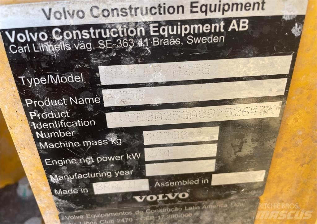 Volvo A25G Belden kirma kaya kamyonu