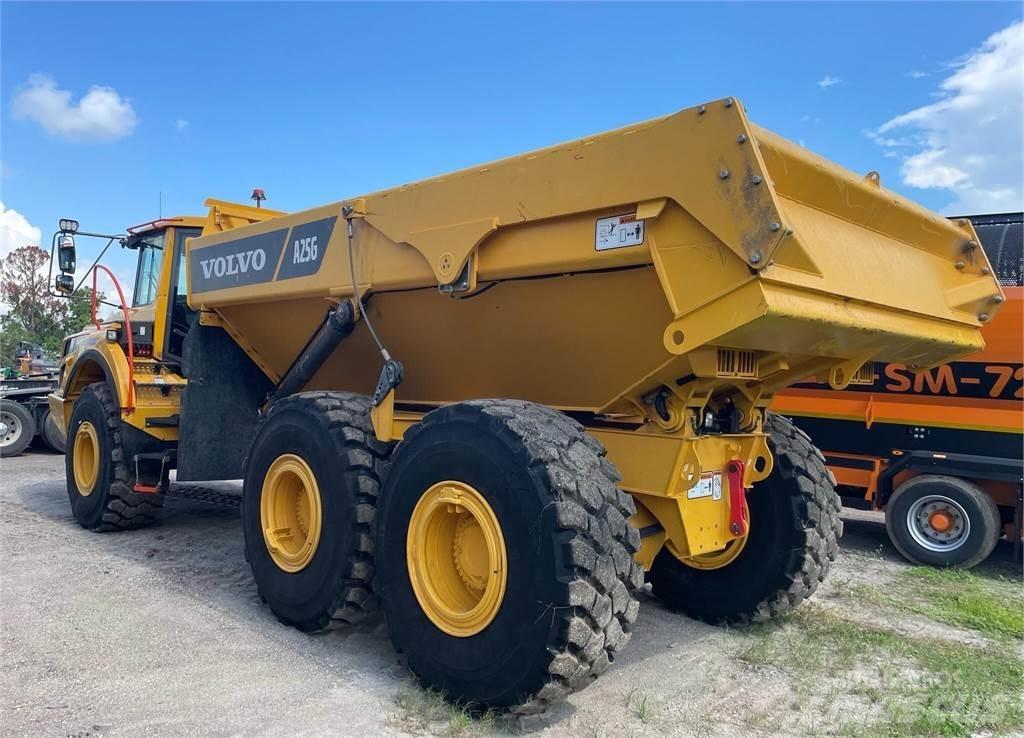 Volvo A25G Belden kirma kaya kamyonu