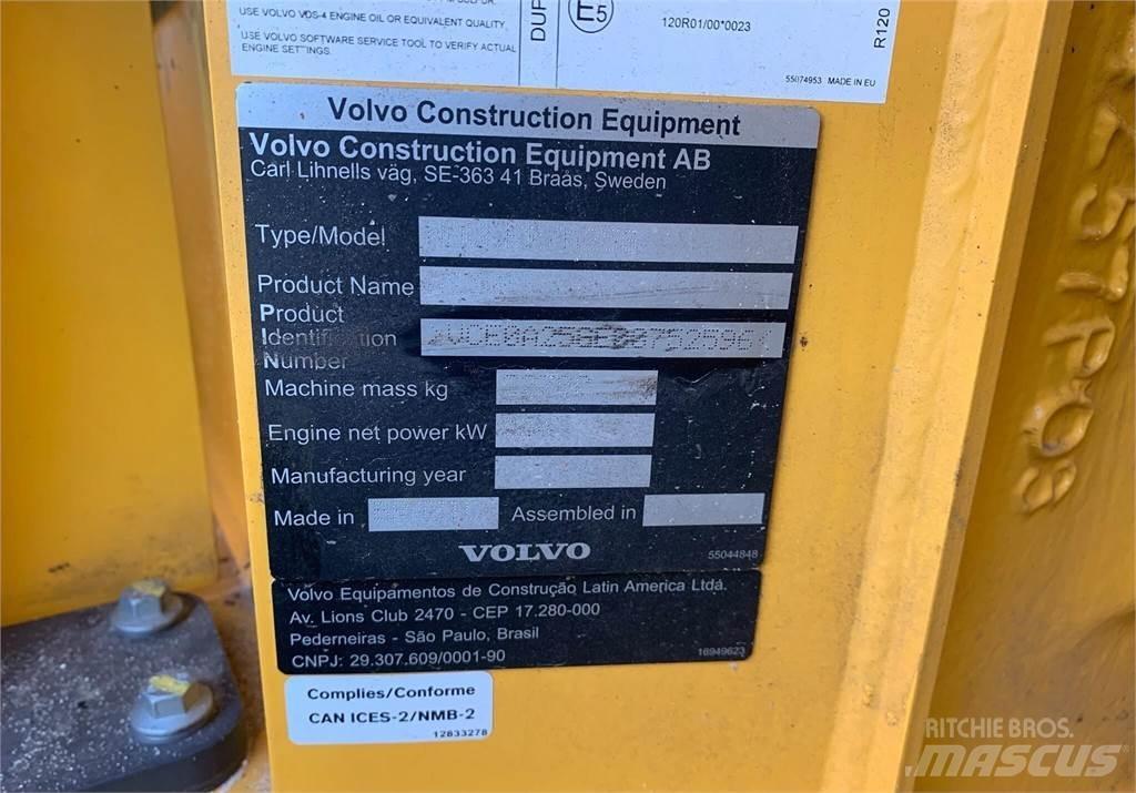 Volvo A25G Belden kirma kaya kamyonu