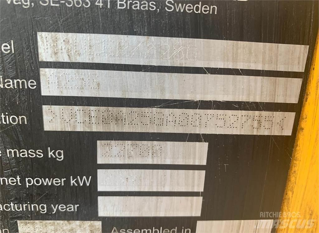 Volvo A25G Belden kirma kaya kamyonu