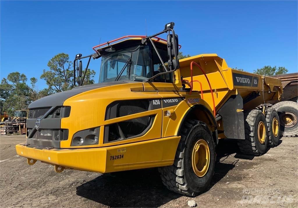 Volvo A25G Belden kirma kaya kamyonu