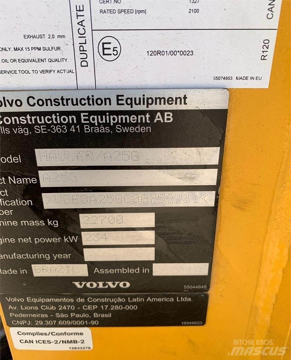 Volvo A25G Belden kirma kaya kamyonu