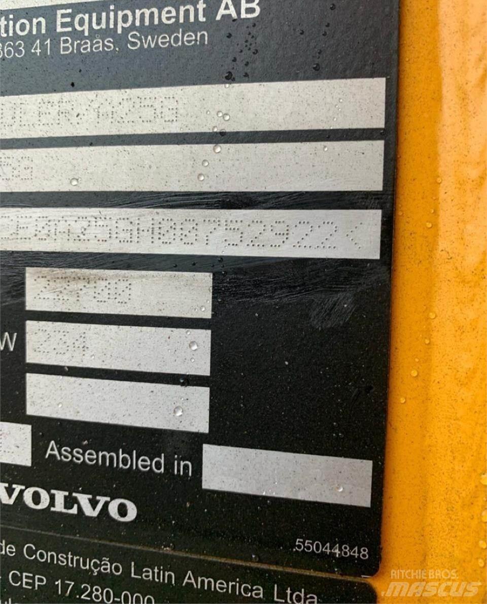 Volvo A25G Belden kirma kaya kamyonu
