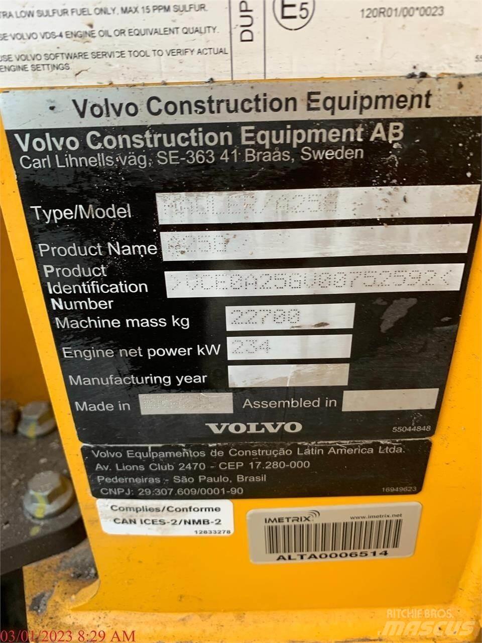 Volvo A25G Belden kirma kaya kamyonu