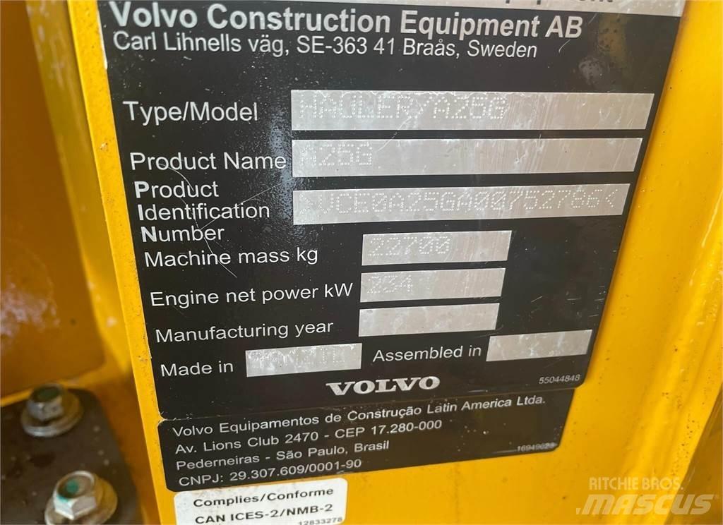 Volvo A25G Belden kirma kaya kamyonu