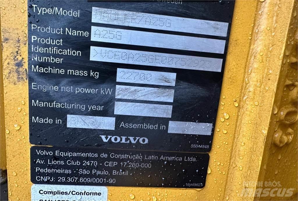 Volvo A25G Belden kirma kaya kamyonu