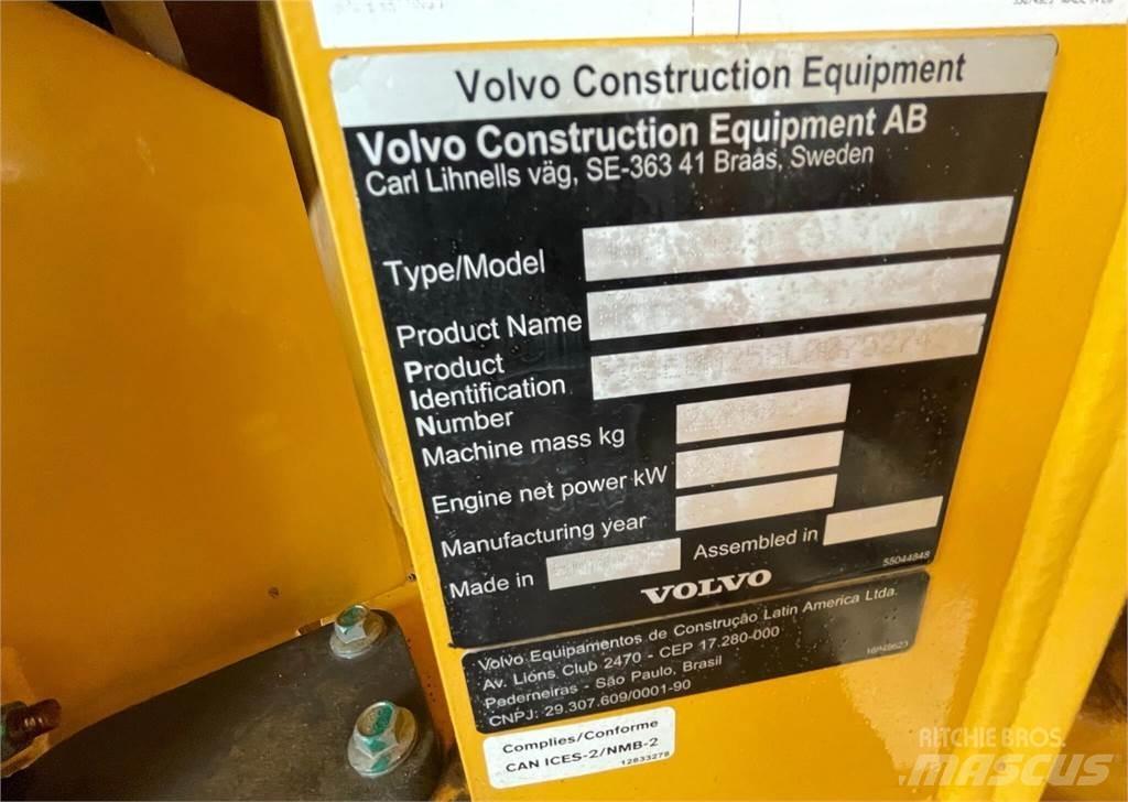 Volvo A25G Belden kirma kaya kamyonu