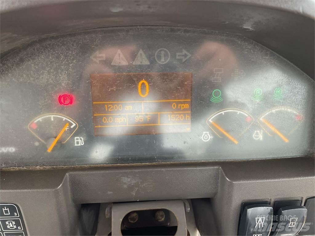 Volvo DD120B Çift tamburlu silindirler