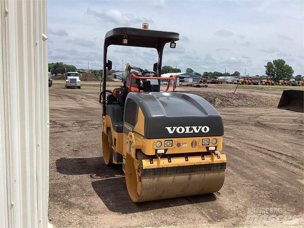 Volvo DD30B Çift tamburlu silindirler
